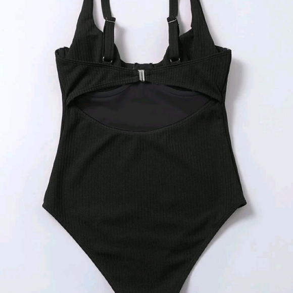 Solid underwire one piece swimsuit - Picture 3 of 8